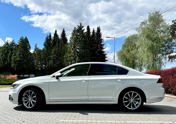 Volkswagen Passat cena 115000 przebieg: 195717, rok produkcji 2019 z Pszczyna małe 562
